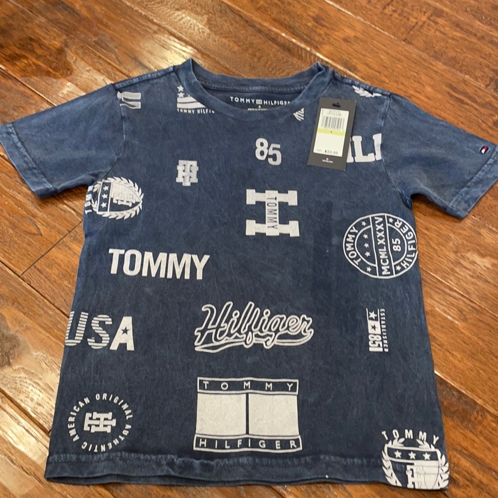 NWT Tommy Hilfiger Boys T-shirt